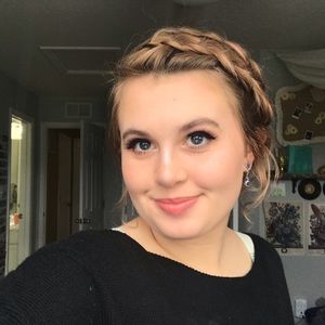 Meet your Posher, Cass